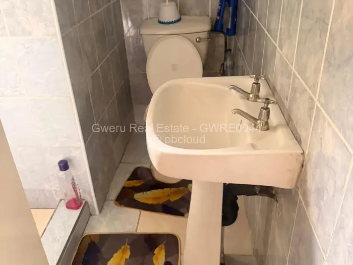 5 Bedroom House for Sale in Southview, Gweru