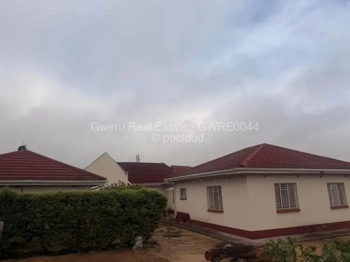 5 Bedroom House for Sale in Southview, Gweru