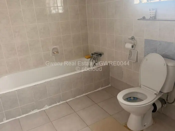 5 Bedroom House for Sale in Southview, Gweru
