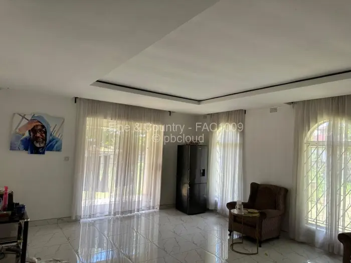 5 Bedroom House for Sale in Bluff Hill, Harare