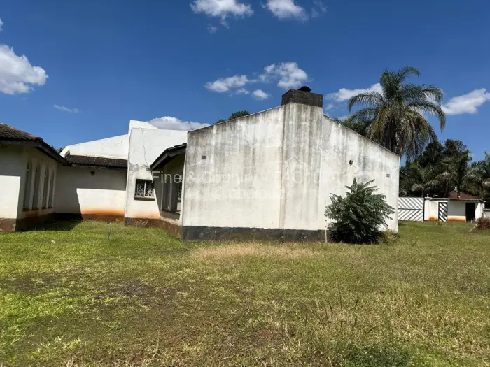 5 Bedroom House for Sale in Bluff Hill, Harare