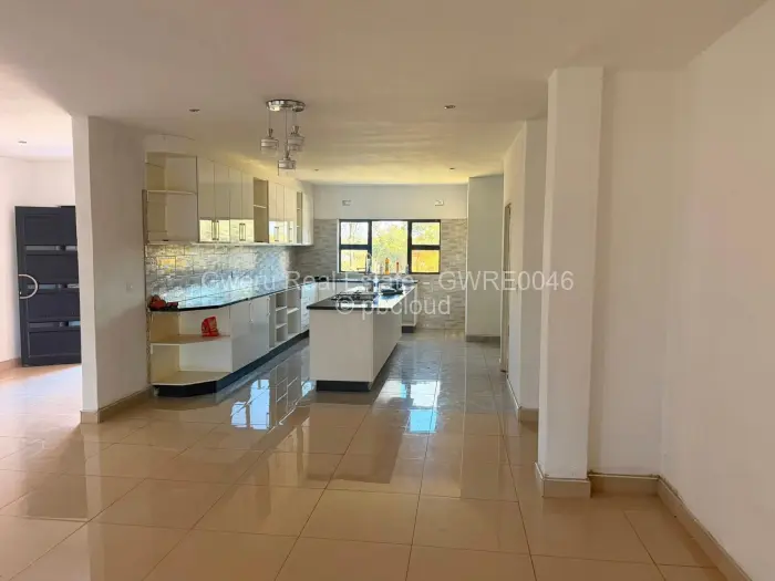 6 Bedroom House for Sale in Harben park, Gweru