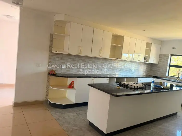 6 Bedroom House for Sale in Harben park, Gweru