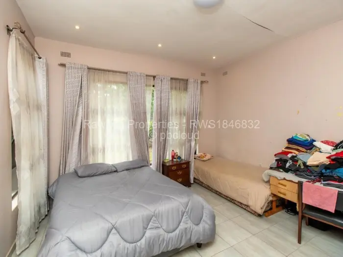5 Bedroom House for Sale in Borrowdale Brooke, Harare
