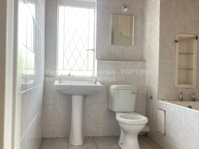 Flat/Apartment to Rent in Avondale