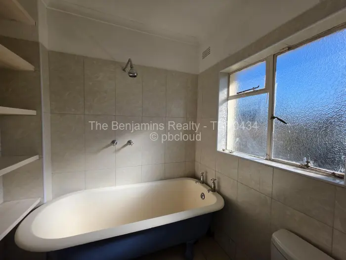 3 Bedroom Cottage/Garden Flat to Rent in Greendale North