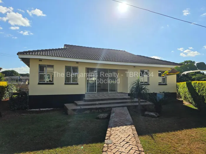 3 Bedroom Cottage/Garden Flat to Rent in Greendale North