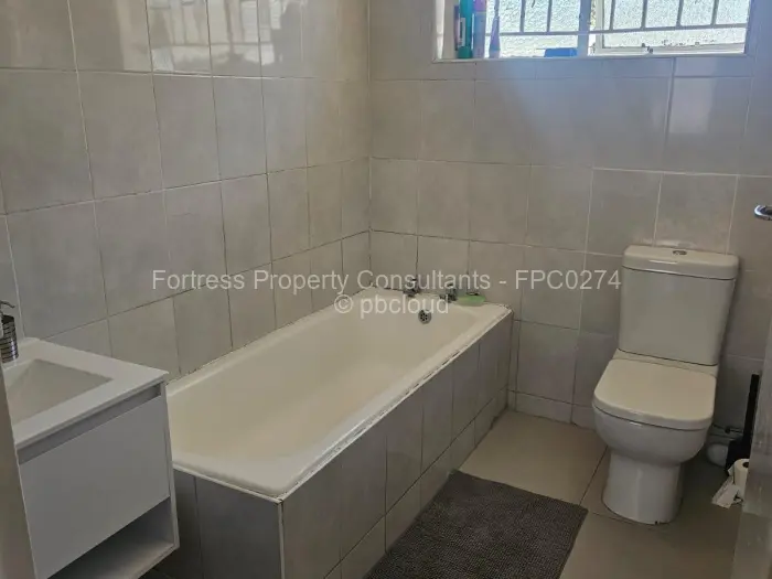 3 Bedroom House to Rent in Marimba Park