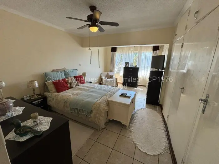 Flat/Apartment to Rent in Avondale