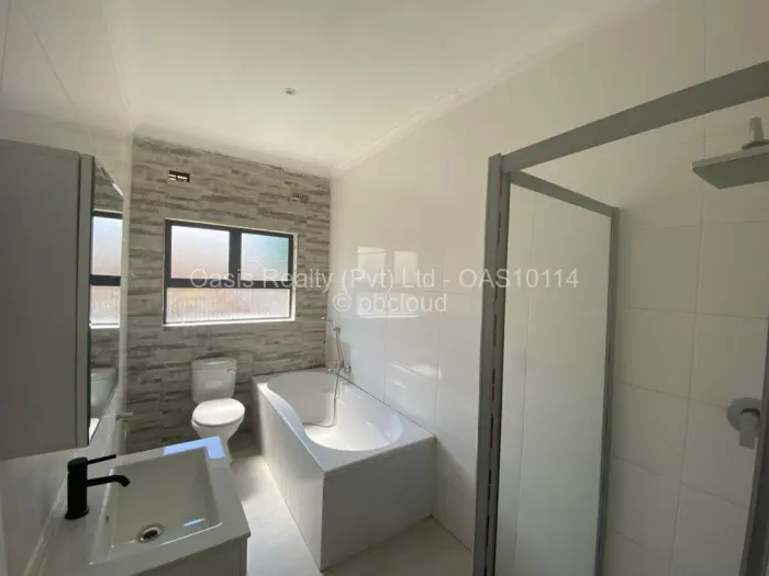 3 Bedroom House for Sale in Mabvazuva Estates, Ruwa