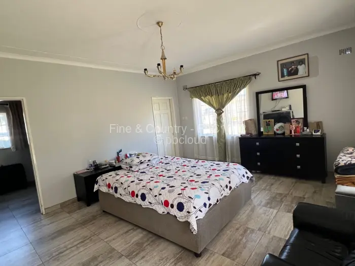 5 Bedroom House for Sale in Helensvale, Harare