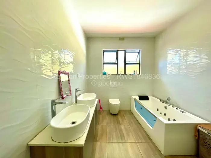 Townhouse/Cluster for Sale in Helensvale, Harare