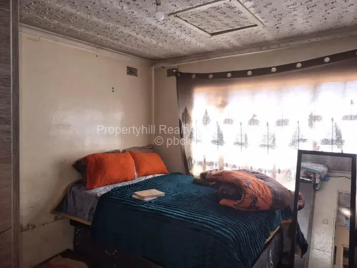 4 Bedroom House for Sale in Kuwadzana, Harare