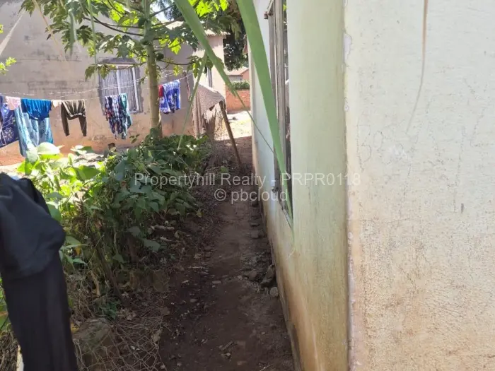 4 Bedroom House for Sale in Kuwadzana, Harare