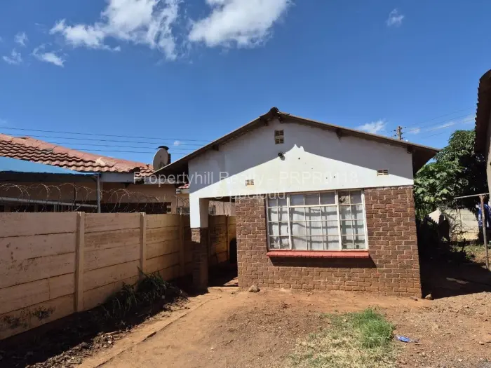 4 Bedroom House for Sale in Kuwadzana, Harare