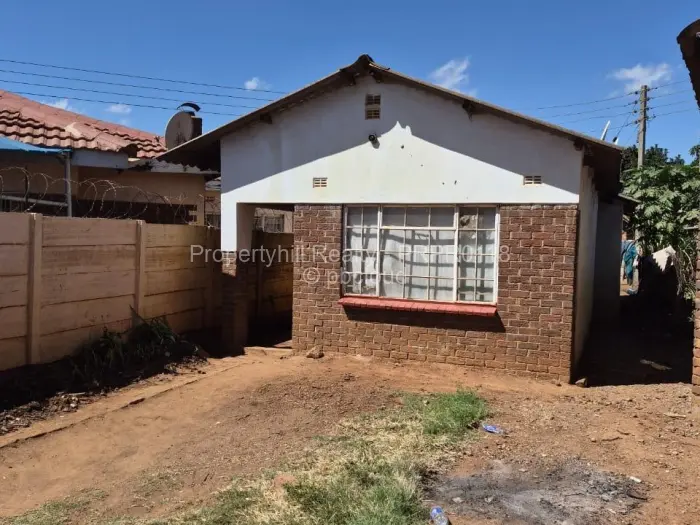 4 Bedroom House for Sale in Kuwadzana, Harare