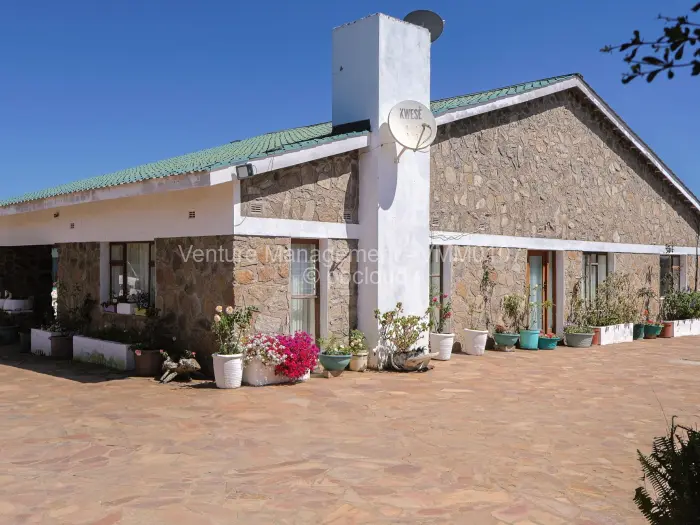 6 Bedroom House for Sale in Domboshawa, Domboshawa