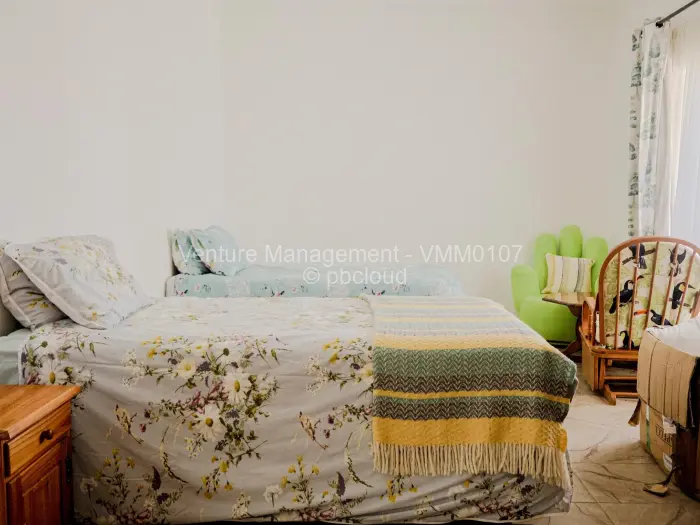 6 Bedroom House for Sale in Domboshawa, Domboshawa