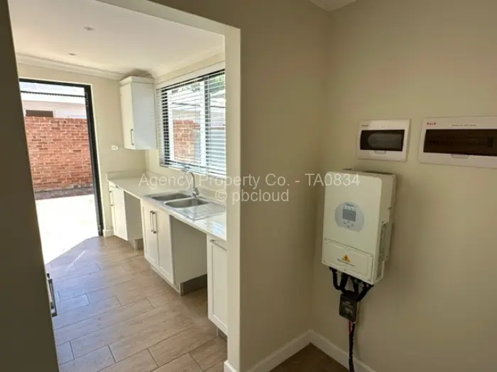 Townhouse/Cluster to Rent in Newlands, Harare