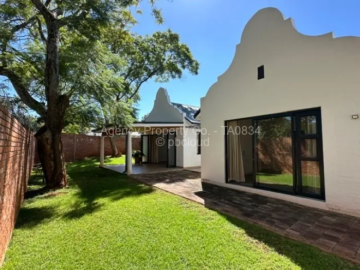 Townhouse/Cluster to Rent in Newlands, Harare