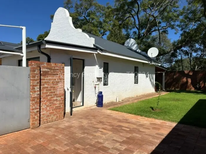 Townhouse/Cluster to Rent in Newlands, Harare