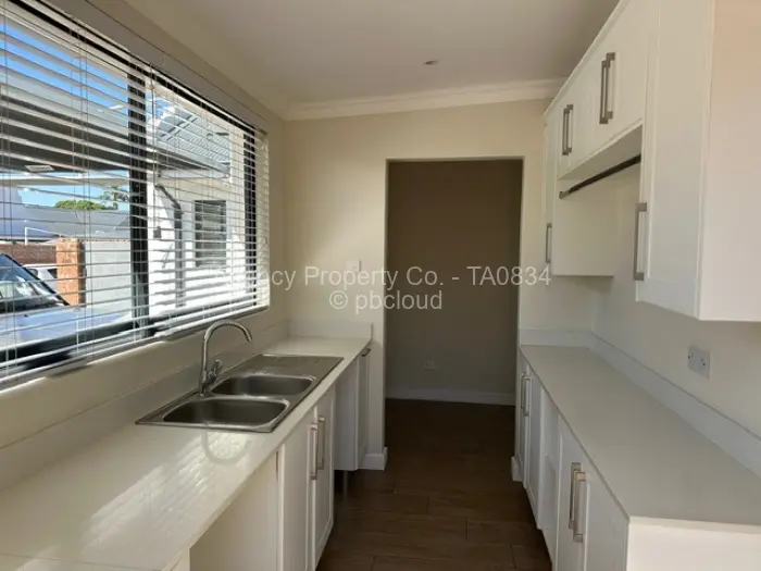 Townhouse/Cluster to Rent in Newlands, Harare