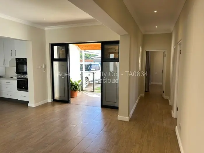 Townhouse/Cluster to Rent in Newlands, Harare
