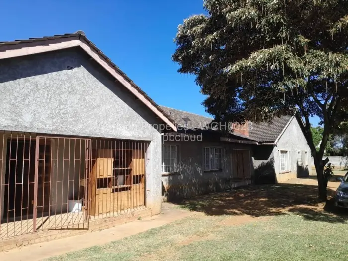 4 Bedroom House for Sale in Borrowdale West, Harare