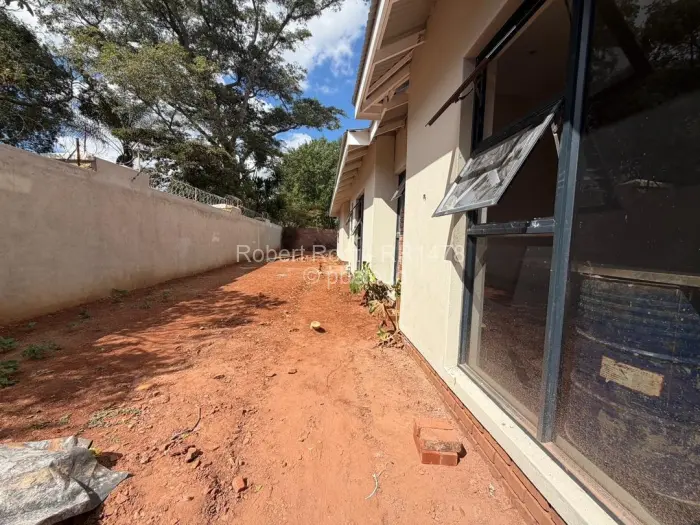 Townhouse/Cluster for Sale in Mount Pleasant, Harare