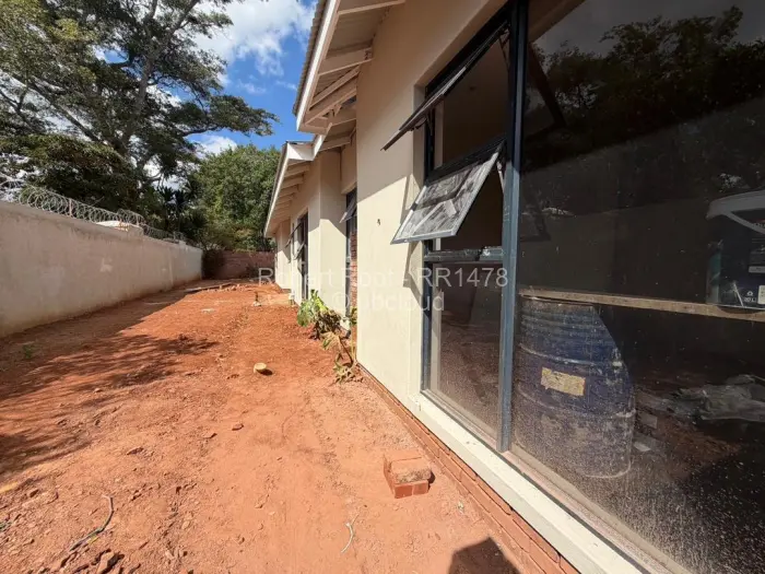 Townhouse/Cluster for Sale in Mount Pleasant, Harare