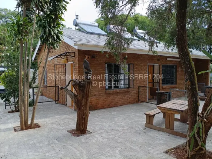 Flat/Apartment to Rent in Suburbs, Bulawayo