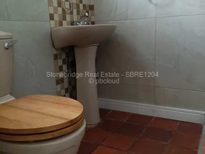 Flat/Apartment to Rent in Suburbs, Bulawayo