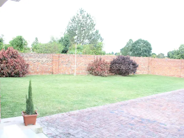 Flat/Apartment to Rent in Waterfalls, Harare
