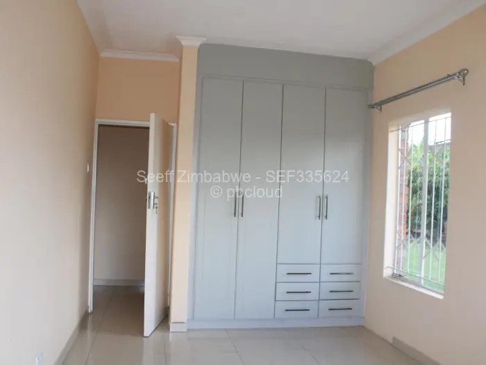 Flat/Apartment to Rent in Waterfalls, Harare
