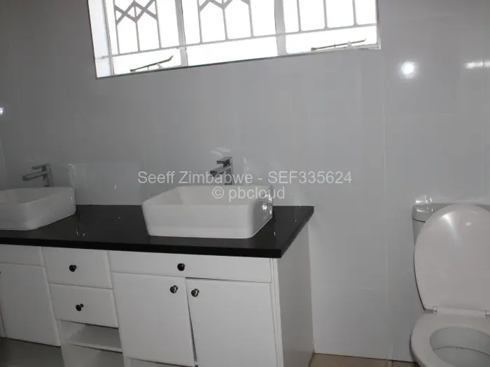 Flat/Apartment to Rent in Waterfalls, Harare