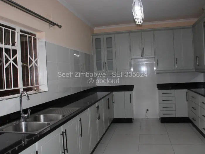 Flat/Apartment to Rent in Waterfalls, Harare