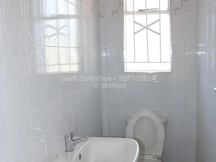 Flat/Apartment to Rent in Waterfalls, Harare