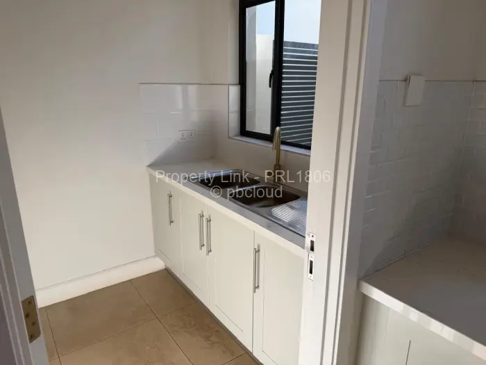 Townhouse/Cluster for Sale in Chisipite, Harare