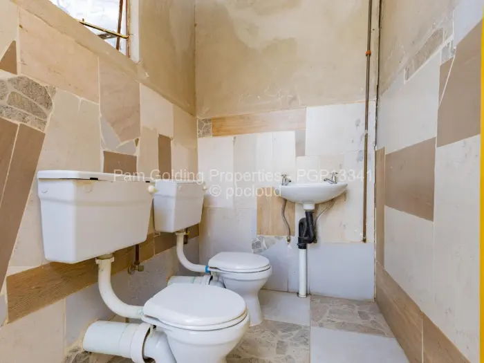 4 Bedroom House for Sale in Chipukutu Park, Ruwa