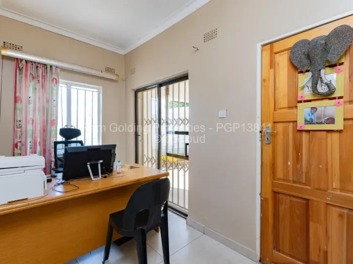 4 Bedroom House for Sale in Chipukutu Park, Ruwa