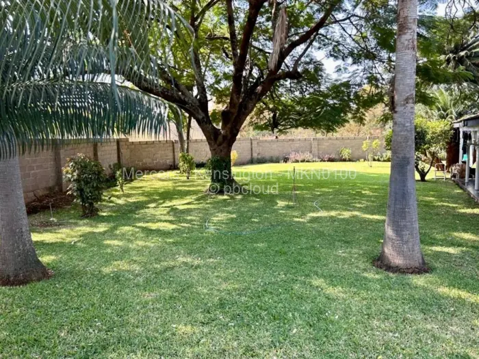 6 Bedroom House for Sale in Chiredzi, Chiredzi