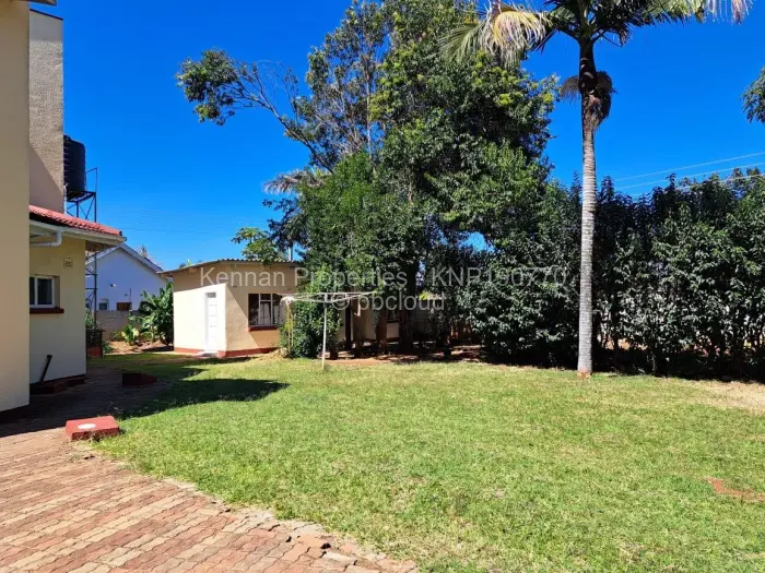 5 Bedroom House to Rent in Borrowdale West