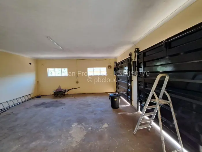 5 Bedroom House to Rent in Borrowdale West