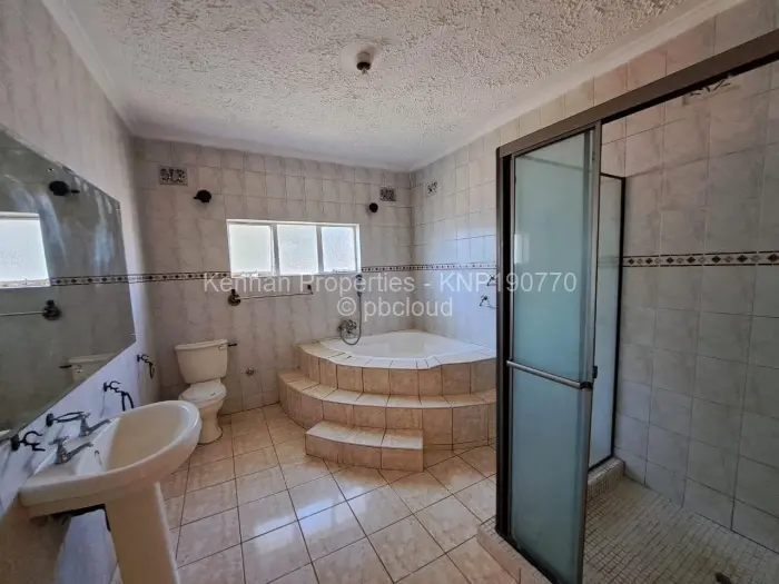 5 Bedroom House to Rent in Borrowdale West