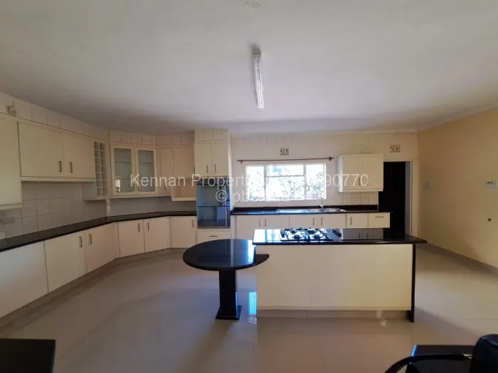 5 Bedroom House to Rent in Borrowdale West