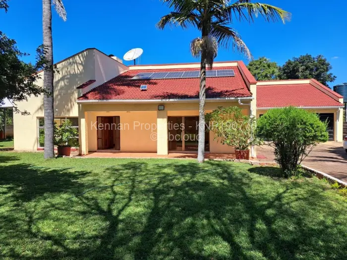 5 Bedroom House to Rent in Borrowdale West