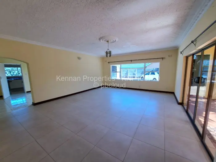 5 Bedroom House to Rent in Borrowdale West