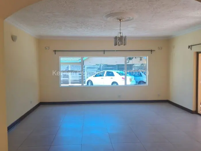 5 Bedroom House to Rent in Borrowdale West