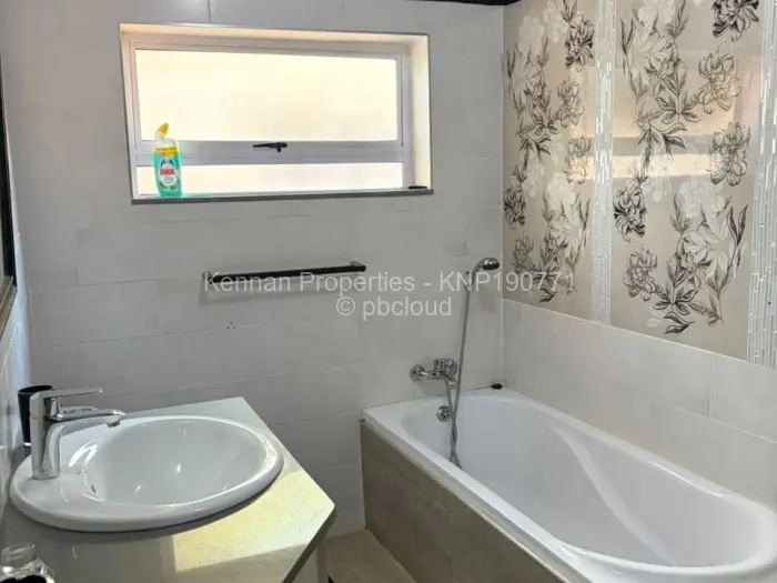 3 Bedroom Cottage/Garden Flat to Rent in Helensvale, Harare