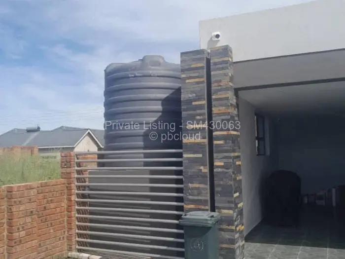 Townhouse/Cluster for Sale in Arlington, Harare